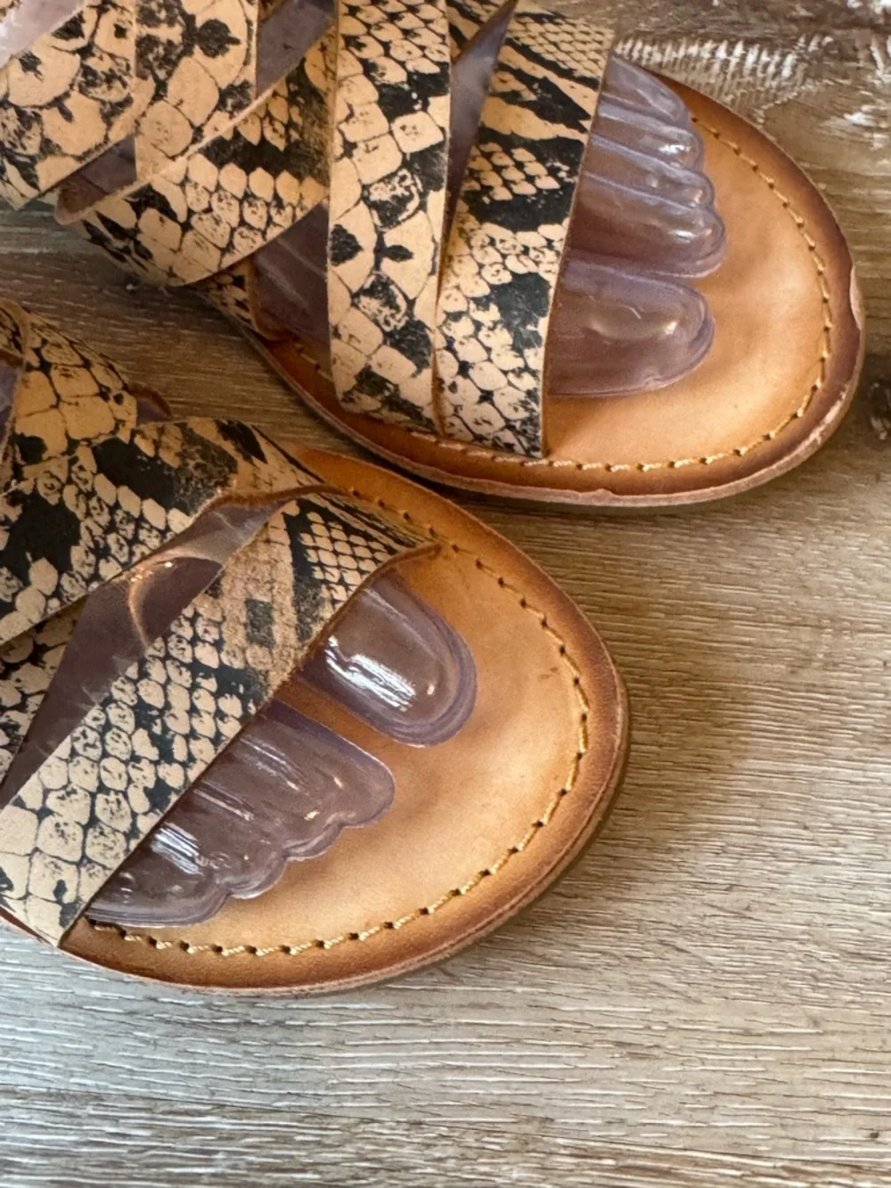 COCONUTS BY MATISSE LADYLIKE SANDALS IN TAN SNAKE SIZE 7M SUMMER SLIDE ON